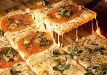 Pizza no pão de forma é um lanche gostoso e prático de preparar como a qualquer hora