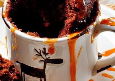 BROWNIE DE CHOCOLATE NA CANECA