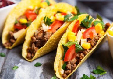 Tacos mexicanos é fácil de preparar e toda a sua família vai ficar feliz em experimentar com você