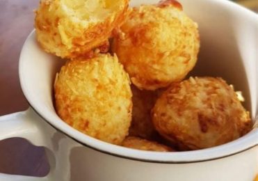 PÃO DE QUEIJO COM TAPIOCA