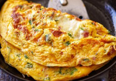 Omelete com presunto saboroso e fácil de fazer