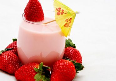 Iogurte a partir de 3 ingredientes para seu café da manhã
