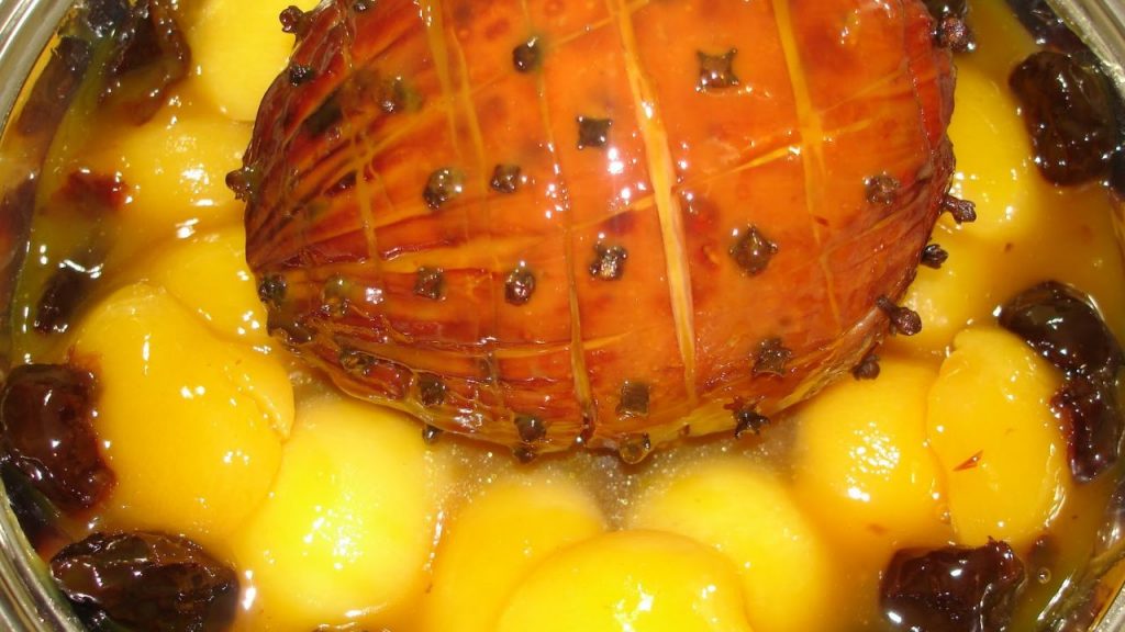 Tender suculento com calda de laranja e abacaxi