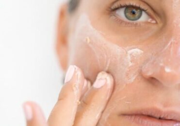 Rotina de skincare feminina: como cuidar da pele do rosto em casa
